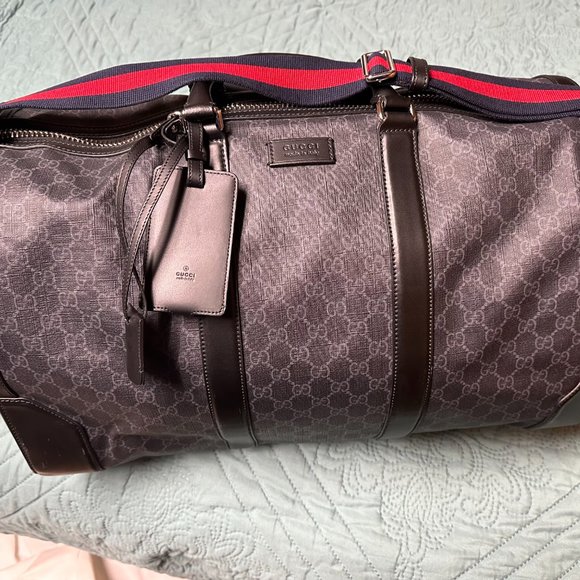 AUTHENTIC GUCCI GG SUPREME BLACK CARRY-ON DUFFLE - Picture 1 of 11